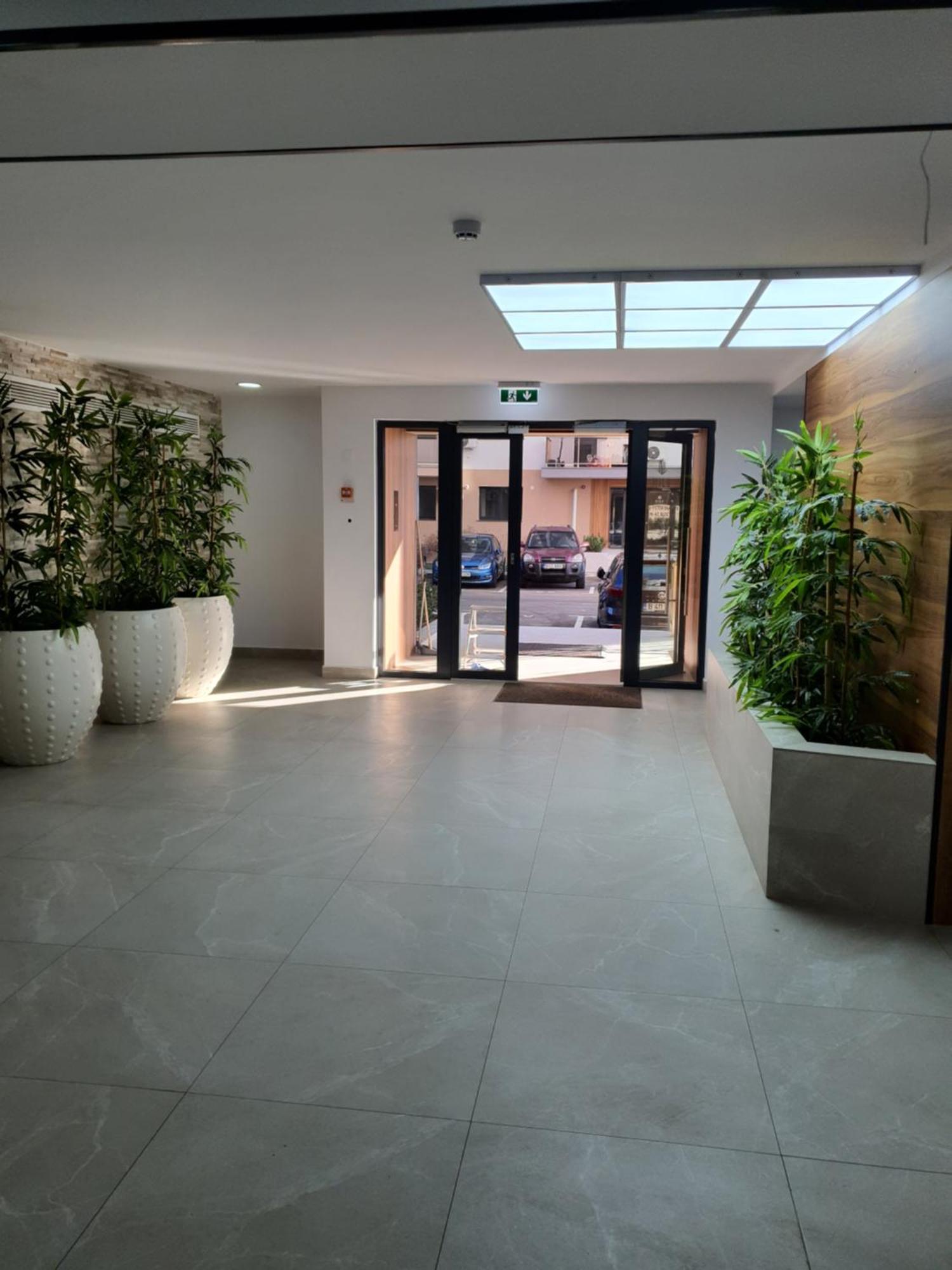 Premium Hils Brauner Studio Bukarest Exteriör bild