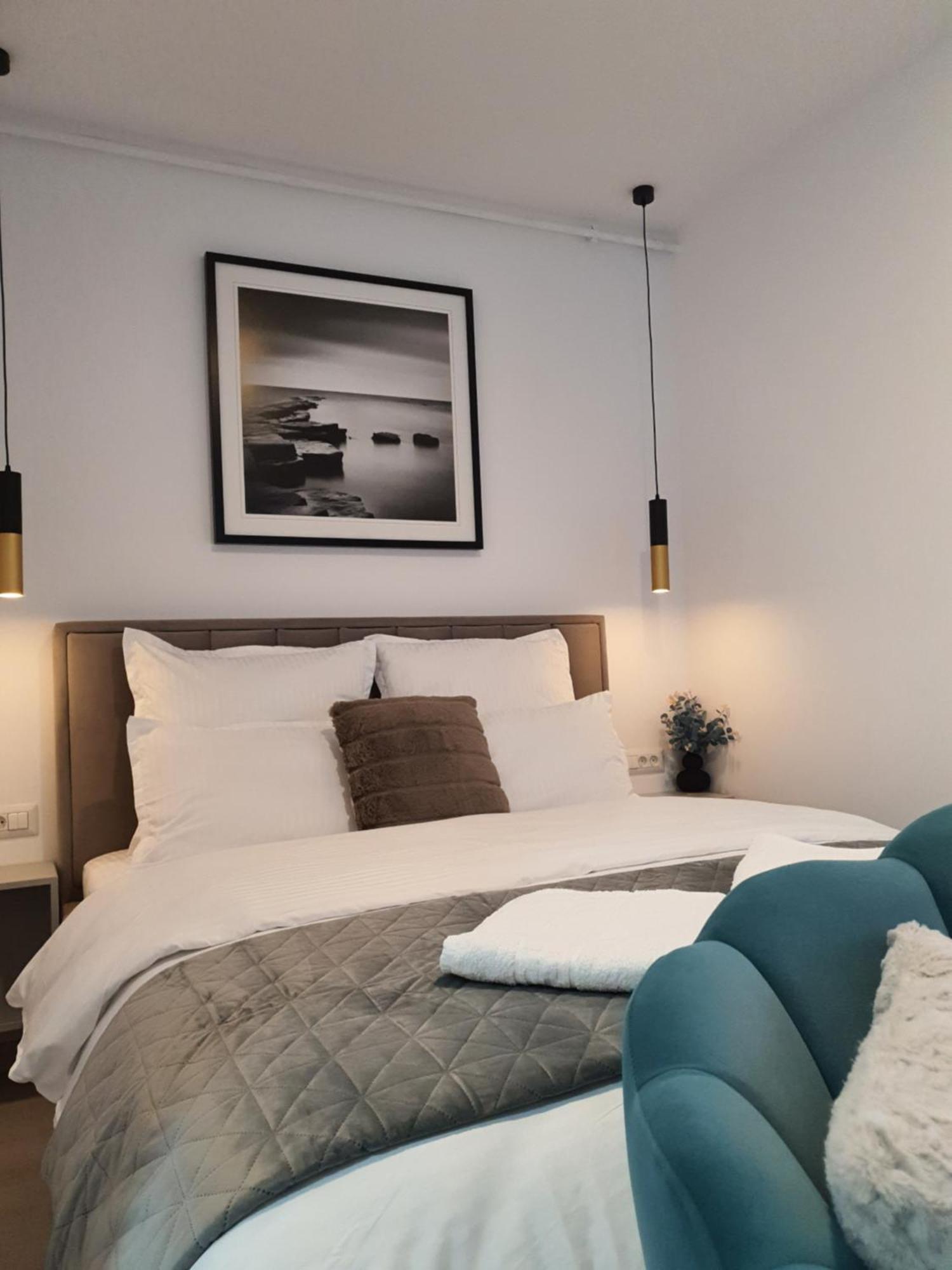 Premium Hils Brauner Studio Bukarest Exteriör bild