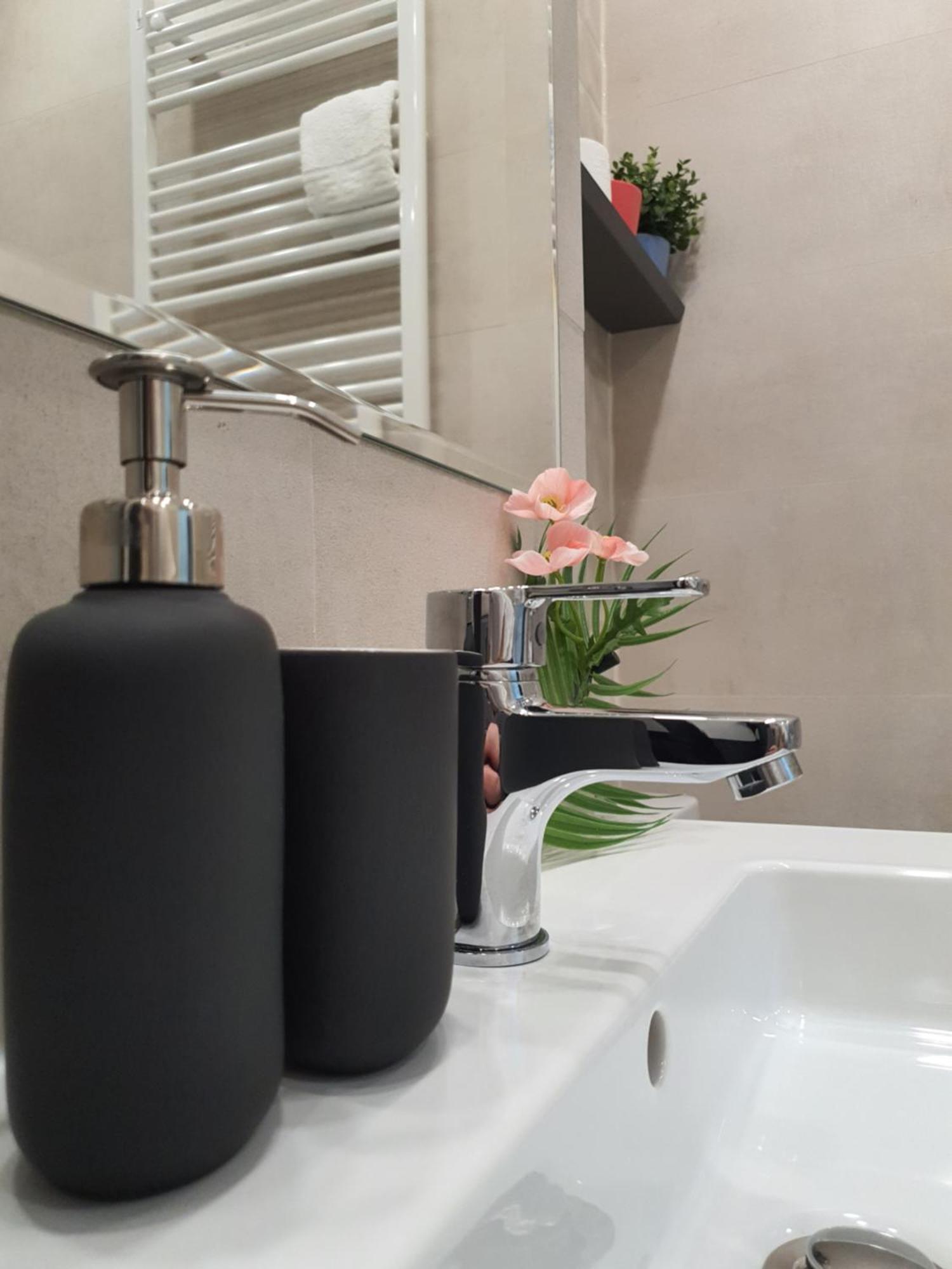 Premium Hils Brauner Studio Bukarest Exteriör bild