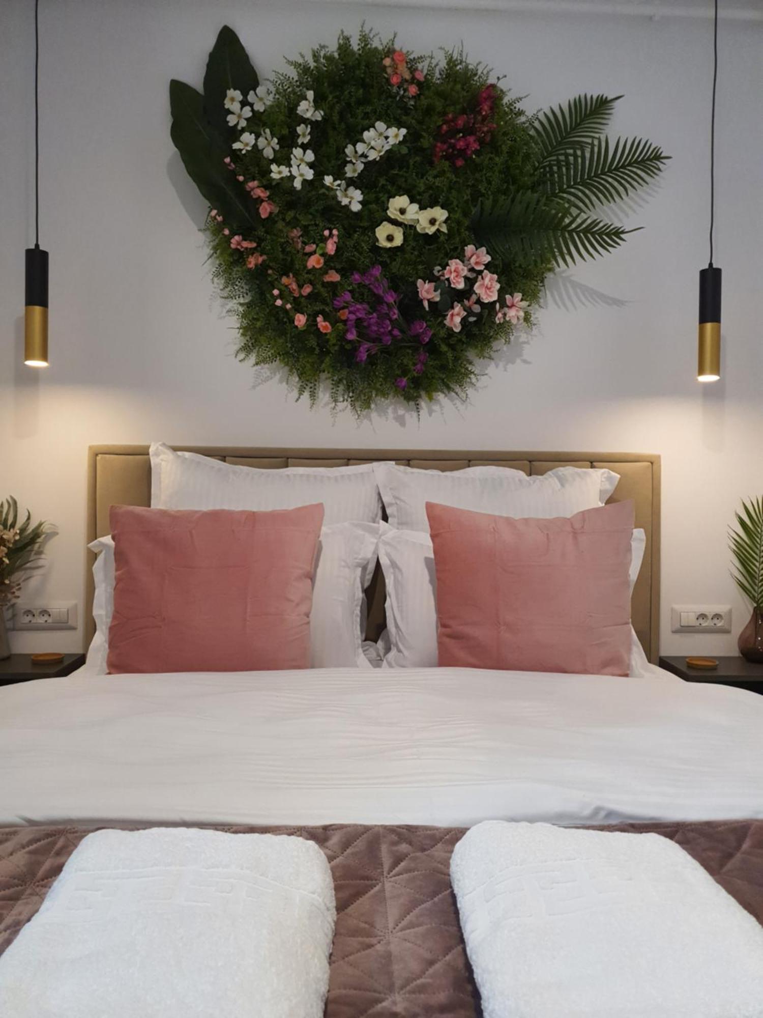 Premium Hils Brauner Studio Bukarest Exteriör bild